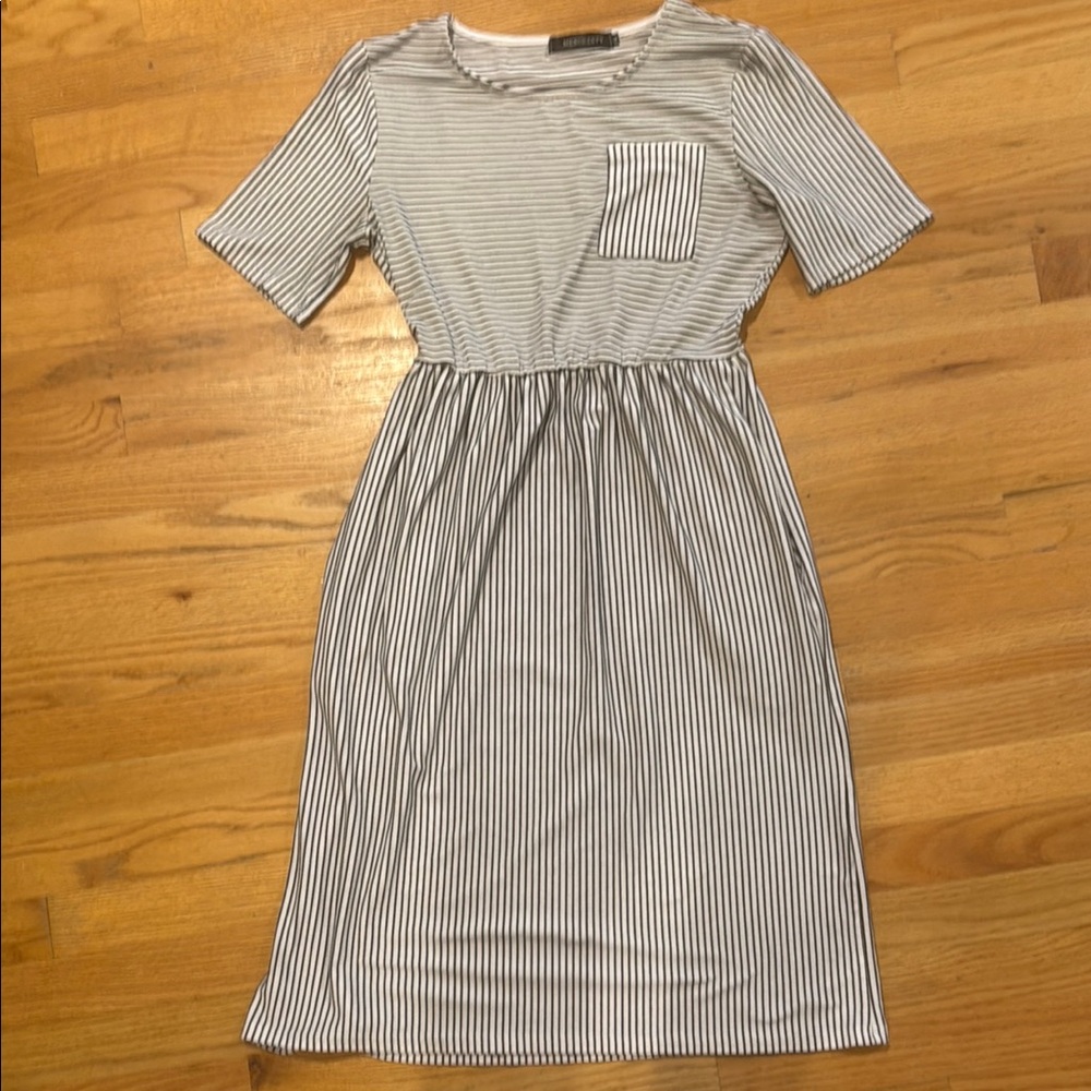 Merokeety Black & White Striped Casual Raglan Sleeve Midi Sundress with Pockets